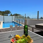 Dom wakacyjny Deluxe With Pool By Homing