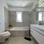 Deluxe With Pool By Homing