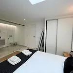 Dom wakacyjny Deluxe With Pool By Homing