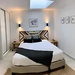 Dom wakacyjny Deluxe With Pool By Homing *