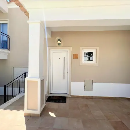 Deluxe With Pool By Homing Tatil Evi *