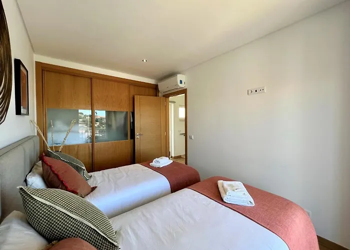 Deluxe With Pool By Homing