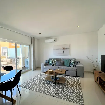 Deluxe With Pool By Homing Feriehus *