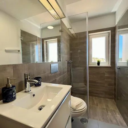 Deluxe With Pool By Homing 알부페이라