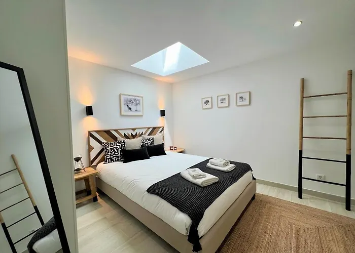 Deluxe With Pool By Homing Holiday home Albufeira