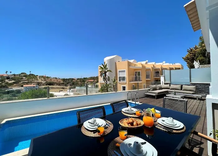 Deluxe With Pool By Homing Сasa de vacaciones Albufeira