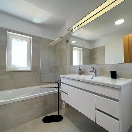 Semesterbostad Deluxe With Pool By Homing *